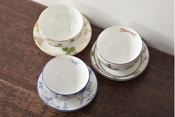 イギリス　WEDGWOOD　ウェッジウッド　ブループラム・ワイルドストロベリー・ハンティングシーン　カップ&ソーサー3客セット(洋食器)(R-045972)