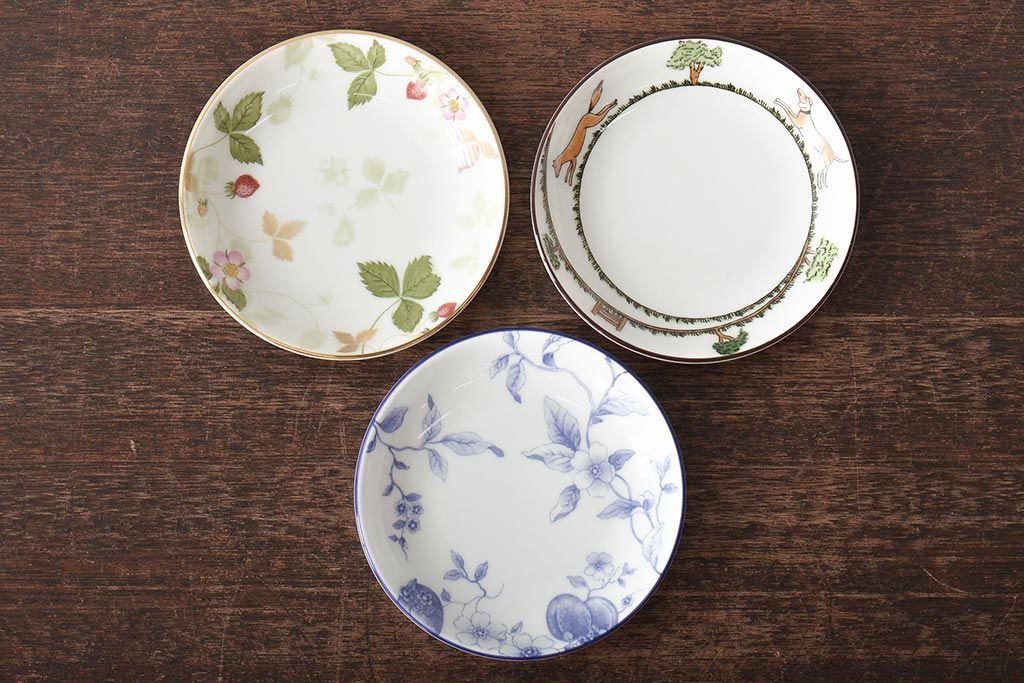 イギリス　WEDGWOOD　ウェッジウッド　ブループラム・ワイルドストロベリー・ハンティングシーン　カップ&ソーサー3客セット(洋食器)(R-045972)