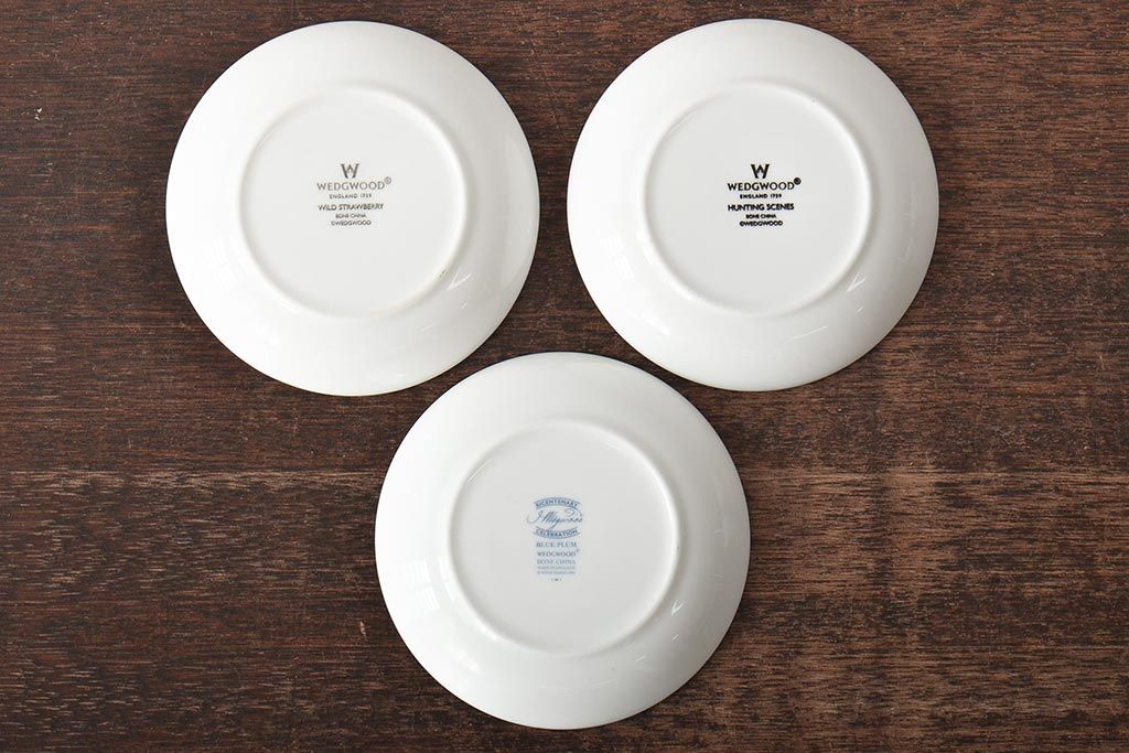 イギリス　WEDGWOOD　ウェッジウッド　ブループラム・ワイルドストロベリー・ハンティングシーン　カップ&ソーサー3客セット(洋食器)(R-045972)