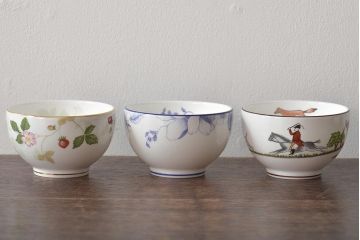 イギリス　WEDGWOOD　ウェッジウッド　ブループラム・ワイルドストロベリー・ハンティングシーン　カップ&ソーサー3客セット(洋食器)(R-045972)