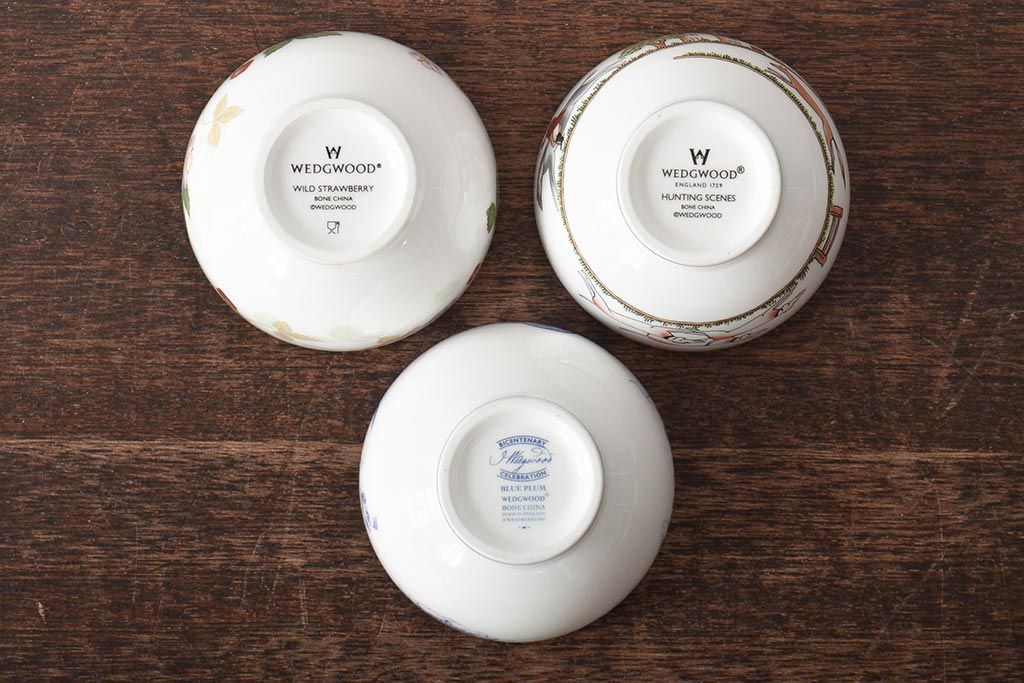 イギリス　WEDGWOOD　ウェッジウッド　ブループラム・ワイルドストロベリー・ハンティングシーン　カップ&ソーサー3客セット(洋食器)(R-045972)