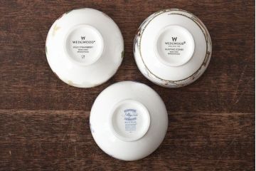 イギリス　WEDGWOOD　ウェッジウッド　ブループラム・ワイルドストロベリー・ハンティングシーン　カップ&ソーサー3客セット(洋食器)(R-045972)