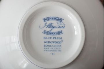 イギリス　WEDGWOOD　ウェッジウッド　ブループラム・ワイルドストロベリー・ハンティングシーン　カップ&ソーサー3客セット(洋食器)(R-045972)