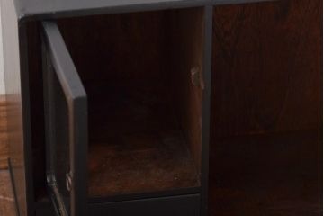 アンティーク家具　引き出し付き　レトロモダンな小棚(戸棚、収納棚)(R-045994)