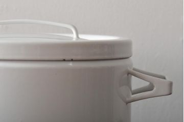 Le Creuset　ル・クルーゼ　オレンジ・テリーヌレクタ32cm　　ホワイト・琺瑯キャセロール　2点セット(ホーロー、鍋、ココット、両手鍋)(R-046001)