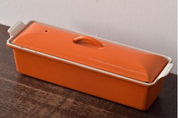 Le Creuset　ル・クルーゼ　オレンジ・テリーヌレクタ32cm　　ホワイト・琺瑯キャセロール　2点セット(ホーロー、鍋、ココット、両手鍋)(R-046001)