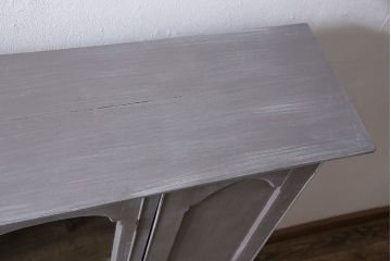 アンティーク家具　イギリスアンティーク　扉がおしゃれな薄型のペイントキャビネット(R-046007)