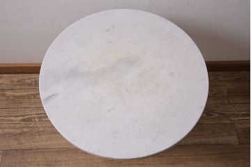 アンティーク家具　昭和中期　当店ペイント　大理石天板付き　丸みのあるフォルムとペイントカラーが可愛らしいサイドテーブル(ラウンドテーブル)(R-046008)