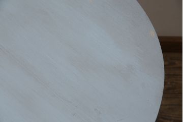 アンティーク家具　昭和中期　当店ペイント　大理石天板付き　丸みのあるフォルムとペイントカラーが可愛らしいサイドテーブル(ラウンドテーブル)(R-046008)