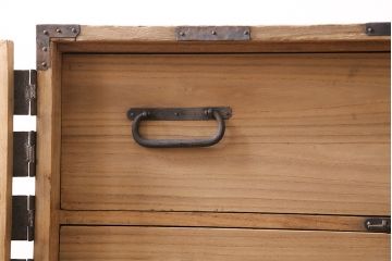 アンティーク家具　明治期　総桐材　観音開き戸　十字金具が迫力のある重ね箪笥(観音箪笥、衣装箪笥、時代箪笥、桐箪笥、桐たんす)(R-046011)