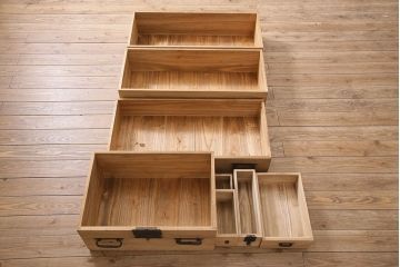 アンティーク家具　明治期　総桐材　観音開き戸　十字金具が迫力のある重ね箪笥(観音箪笥、衣装箪笥、時代箪笥、桐箪笥、桐たんす)(R-046011)