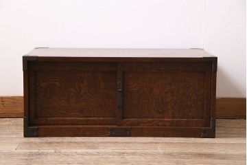 アンティーク家具　上手物!　総ケヤキ材・前面玉杢　新潟県見附市産　独特な杢目が目を引く帳場箪笥(知工箪笥)(R-046012)