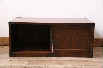 アンティーク家具　上手物!　総ケヤキ材・前面玉杢　新潟県見附市産　独特な杢目が目を引く帳場箪笥(知工箪笥)(R-046012)