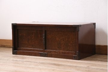 アンティーク家具　上手物!　総ケヤキ材・前面玉杢　新潟県見附市産　独特な杢目が目を引く帳場箪笥(知工箪笥)(R-046012)