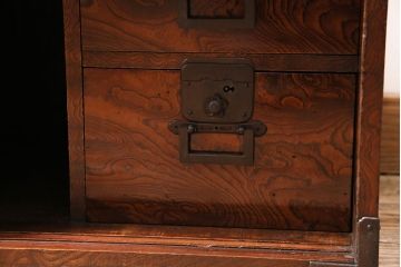 アンティーク家具　上手物!　総ケヤキ材・前面玉杢　新潟県見附市産　独特な杢目が目を引く帳場箪笥(知工箪笥)(R-046012)