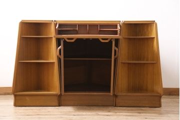 ヴィンテージ家具　北欧ビンテージ　ペイント　レア!　G-PLAN(ジープラン)　珍しいユニットタイプのコーナーキャビネット(ユニットキャビネット、テレビボード、デスク、在宅ワーク、在宅用)(R-046013)