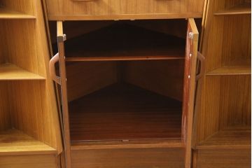 ヴィンテージ家具　北欧ビンテージ　ペイント　レア!　G-PLAN(ジープラン)　珍しいユニットタイプのコーナーキャビネット(ユニットキャビネット、テレビボード、デスク、在宅ワーク、在宅用)(R-046013)