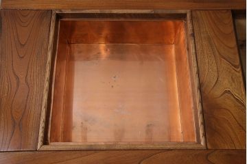 中古　民芸家具　ケヤキ材　和の風情を感じる関西火鉢(囲炉裏、長火鉢、座卓、ローテーブル)(R-046014)