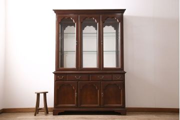 ヴィンテージ家具　DREXEL HERITAGE(ドレクセルヘリテイジ)　高級感漂う照明付きのキャビネット(食器棚、飾り棚、収納棚、ビンテージ)(R-046015)