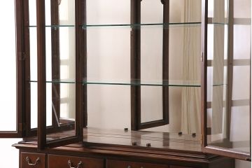 ヴィンテージ家具　DREXEL HERITAGE(ドレクセルヘリテイジ)　高級感漂う照明付きのキャビネット(食器棚、飾り棚、収納棚、ビンテージ)(R-046015)