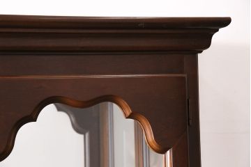 ヴィンテージ家具　DREXEL HERITAGE(ドレクセルヘリテイジ)　高級感漂う照明付きのキャビネット(食器棚、飾り棚、収納棚、ビンテージ)(R-046015)