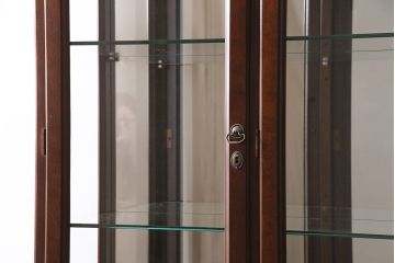 ヴィンテージ家具　DREXEL HERITAGE(ドレクセルヘリテイジ)　高級感漂う照明付きのキャビネット(食器棚、飾り棚、収納棚、ビンテージ)(R-046015)