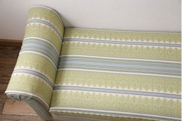 中古　海外輸入品　北欧風のファブリックがお洒落なカウチソファ(ベンチソファ、2人掛け)(R-046021)