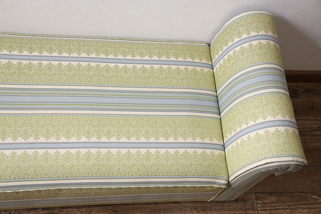 中古　海外輸入品　北欧風のファブリックがお洒落なカウチソファ(ベンチソファ、2人掛け)(R-046021)