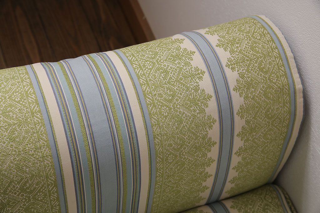 中古　海外輸入品　北欧風のファブリックがお洒落なカウチソファ(ベンチソファ、2人掛け)(R-046021)