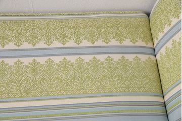 中古　海外輸入品　北欧風のファブリックがお洒落なカウチソファ(ベンチソファ、2人掛け)(R-046021)