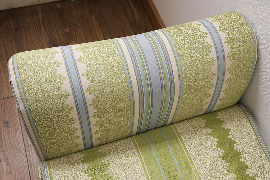 中古　海外輸入品　北欧風のファブリックがお洒落なカウチソファ(ベンチソファ、2人掛け)(R-046021)