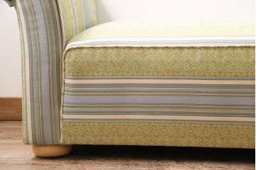 中古　海外輸入品　北欧風のファブリックがお洒落なカウチソファ(ベンチソファ、2人掛け)(R-046021)