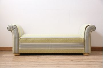 中古　海外輸入品　北欧風のファブリックがお洒落なカウチソファ(ベンチソファ、2人掛け)(R-046021)