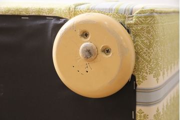 中古　海外輸入品　北欧風のファブリックがお洒落なカウチソファ(ベンチソファ、2人掛け)(R-046021)