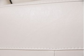 中古　NATUZZI(ナツッジ)　Italsofa(イタルソファ)　本革　イタリアモダンな1Pソファ(アームチェア、一人掛け)(R-046023)