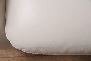 中古　NATUZZI(ナツッジ)　Italsofa(イタルソファ)　本革　イタリアモダンな1Pソファ(アームチェア、一人掛け)(R-046023)