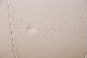 中古　NATUZZI(ナツッジ)　Italsofa(イタルソファ)　本革　イタリアモダンな1Pソファ(アームチェア、一人掛け)(R-046023)