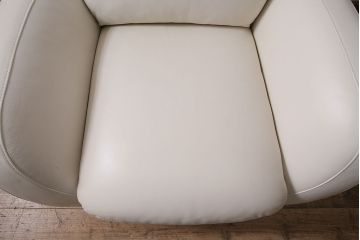 中古　NATUZZI(ナツッジ)　Italsofa(イタルソファ)　本革　イタリアモダンな1Pソファ(アームチェア、一人掛け)(R-046024)