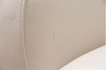 中古　NATUZZI(ナツッジ)　Italsofa(イタルソファ)　本革　イタリアモダンな1Pソファ(アームチェア、一人掛け)(R-046024)