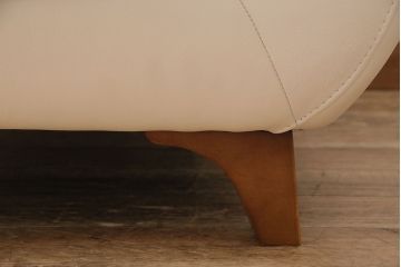 中古　NATUZZI(ナツッジ)　Italsofa(イタルソファ)　本革　イタリアモダンな1Pソファ(アームチェア、一人掛け)(R-046024)