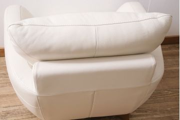中古　NATUZZI(ナツッジ)　Italsofa(イタルソファ)　本革　イタリアモダンな1Pソファ(アームチェア、一人掛け)(R-046024)