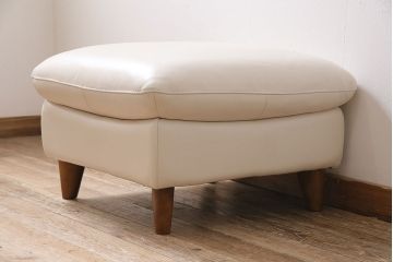中古　NATUZZI(ナツッジ)　Italsofa(イタルソファ)　本革　イタリアモダン　可愛らしいフォルムのオットマン(スツール、チェア)(R-046025)