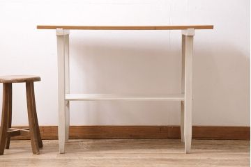 アンティーク家具　棚付き　ホワイトペイントがナチュラルなコンソールテーブル(机)(R-046026)