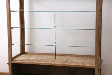 アンティーク家具　ストリップド(剥離)　栗材　品格のあるガラスケース(ショーケース、飾り棚、陳列棚、什器)(R-046028)