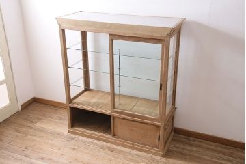 アンティーク家具　ストリップド(剥離)　栗材　品格のあるガラスケース(ショーケース、飾り棚、陳列棚、什器)(R-046028)
