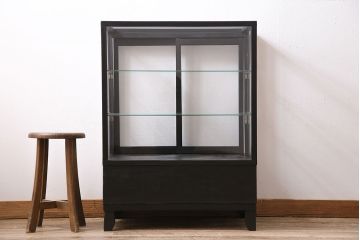 アンティーク家具　ナラ材　小ぶり　シックな黒色のガラスケース(ショーケース、飾り棚、陳列棚、什器)(R-046029)