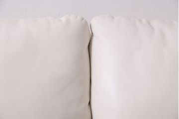 中古　NATUZZI(ナツッジ)　Italsofa(イタルソファ)　本革　ミッドセンチュリーなイタリア製の2人掛けソファ(ラブソファ)(R-046030)