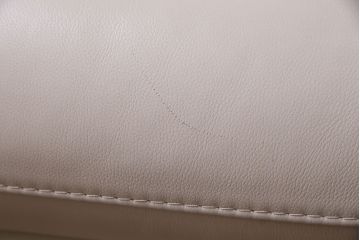 中古　NATUZZI(ナツッジ)　Italsofa(イタルソファ)　本革　ミッドセンチュリーなイタリア製の2人掛けソファ(ラブソファ)(R-046030)