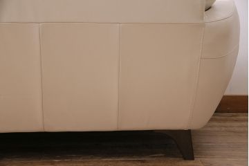 中古　NATUZZI(ナツッジ)　Italsofa(イタルソファ)　本革　ミッドセンチュリーなイタリア製の2人掛けソファ(ラブソファ)(R-046030)