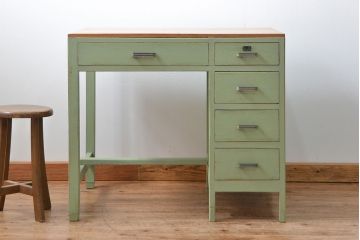 レトロ家具　小振りでかわいいペイントデスク(片袖机)(R-046036)